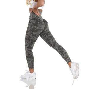 NVGTN Khaki Green Camo Seamless Leggings